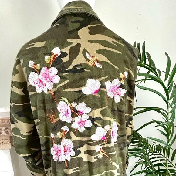 Tempo Paris Camouflage Jacket with Floral Embroidery - Picture 1 of 8